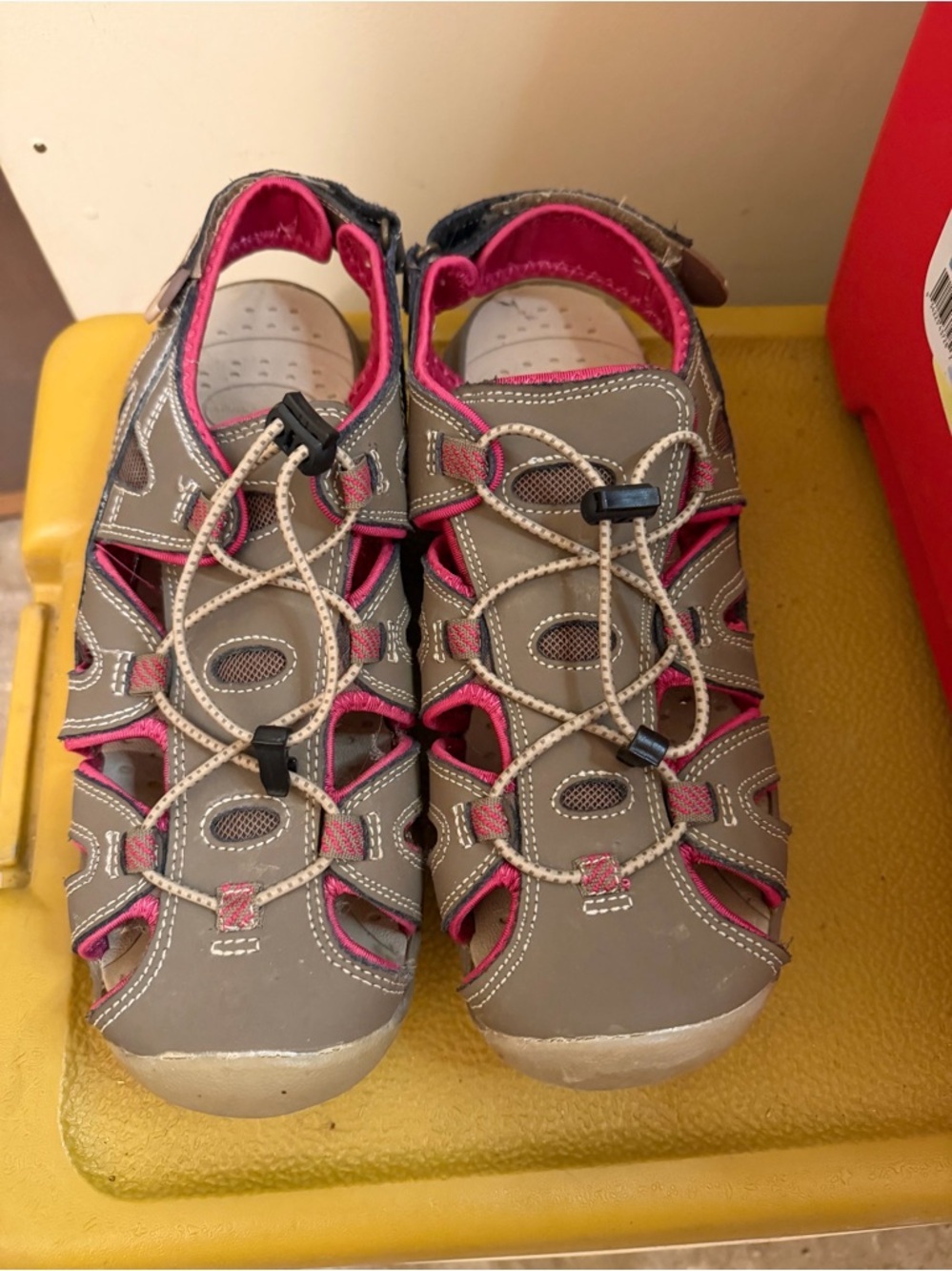 Eddie Bauer Women’s Mary  Hiking/water sandals Women’s size 9